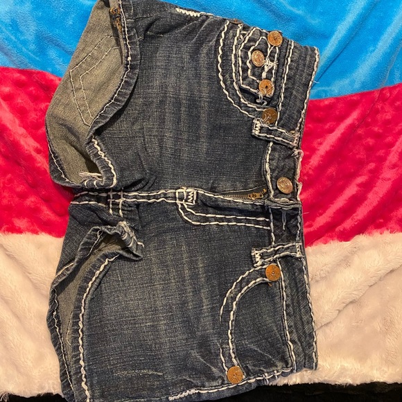 Women’s jean shorts - Picture 1 of 3